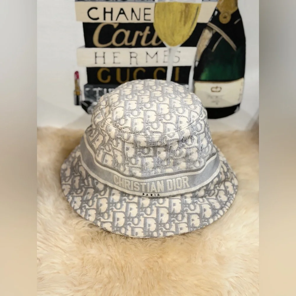 🔥 CHRISTIAN DIOR OBLIQUE BUCKET HAT SIZE 59 LIGHT GRAY w/COA